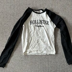 Black and White ‘Hollister’ Graphic Tee